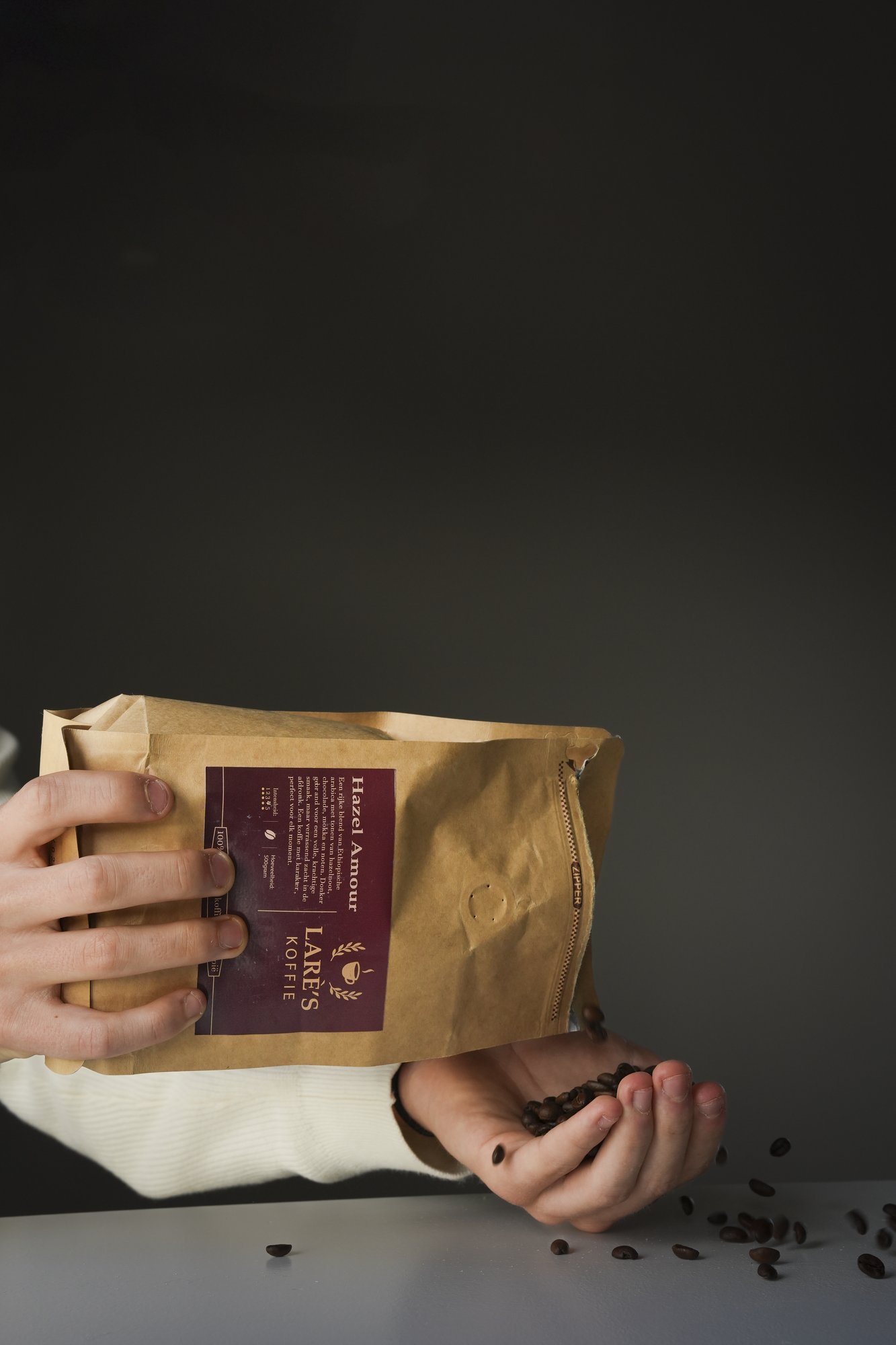 Koffiebonen uit een zak van Larè's Koffie